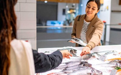 Cómo pedir dorada o lubina en la pescadería (y qué cortes de pescado elegir según la receta) 