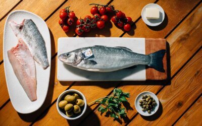 Comer bien sin gastar de más: pescado con sello Crianza Mares y Ríos de España